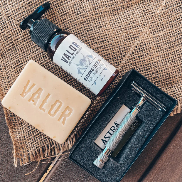 Smooth Shaver Gift Box - Shaving Serum - Razor - Original Soap